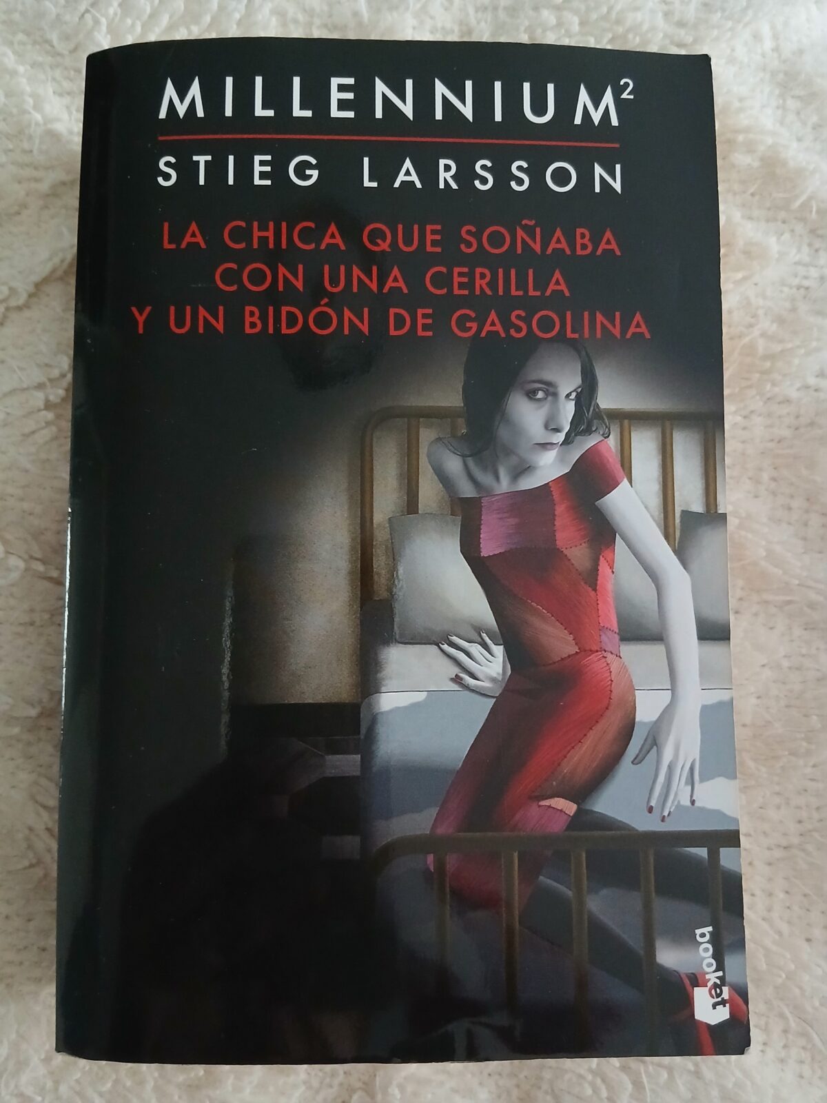 La chica que soñaba con una cerilla y un bidón de gasolina